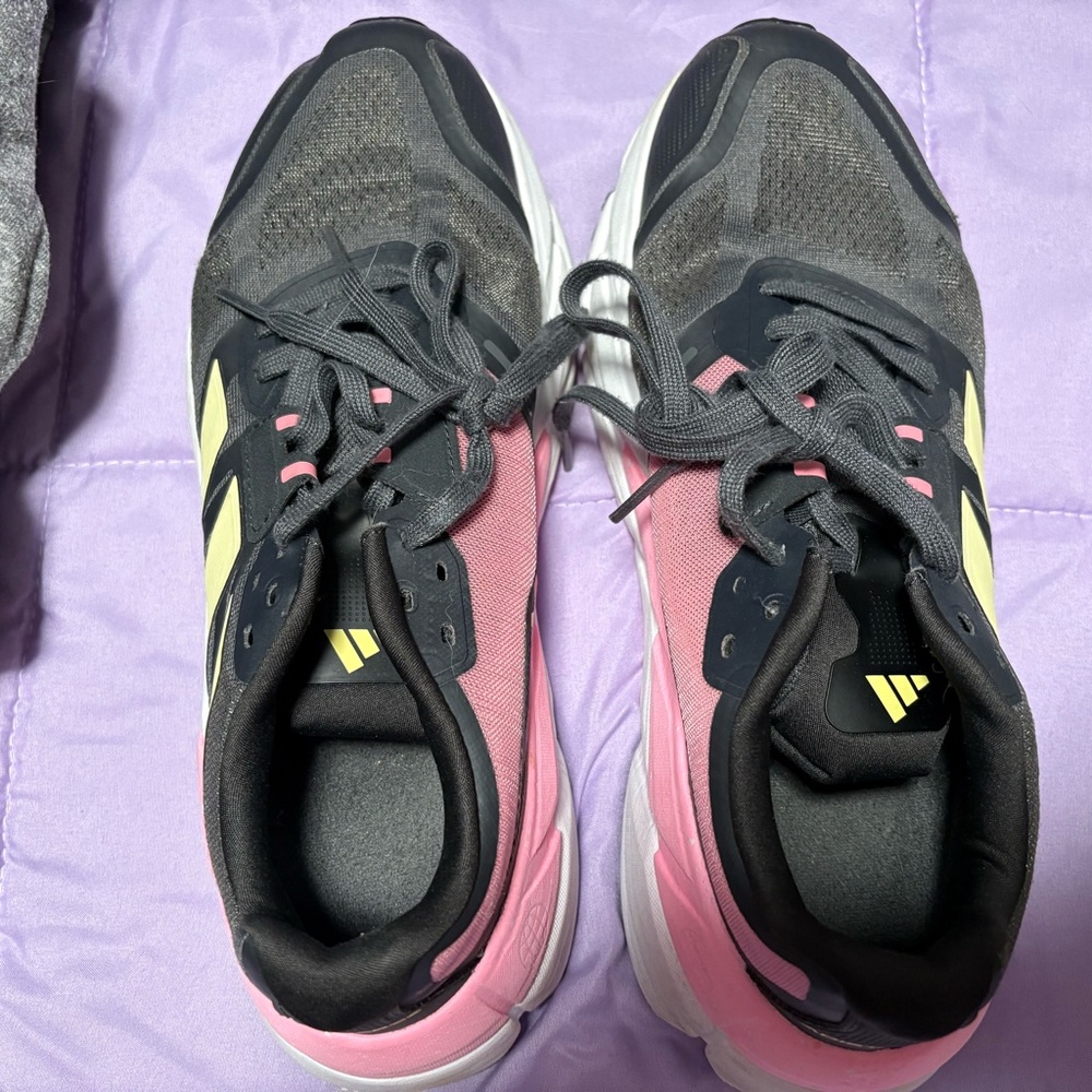 Adidas shoes women’s 10
